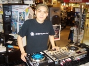 �ҥåץۥåפΥ�����å�DJ���饤�֥��٥�ȡ�Ω��γڴ�Ź��